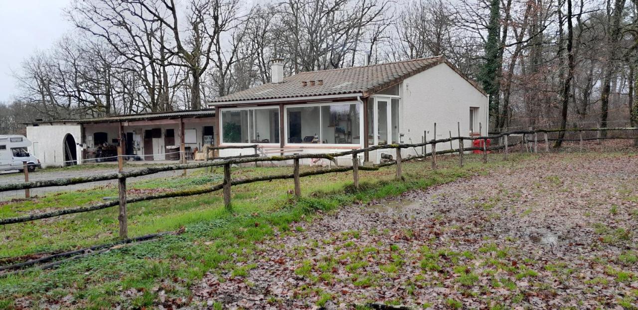Ferme Equestre Des Abrons Villa Pailloles Eksteriør bilde
